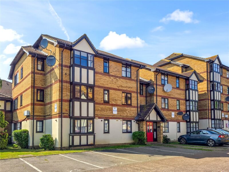 Somerset Gardens, N17