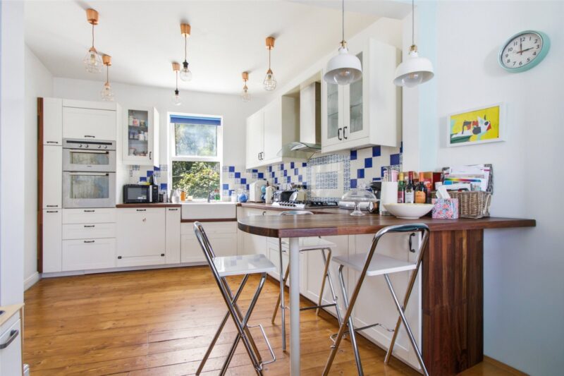 Hoppers Road, N21