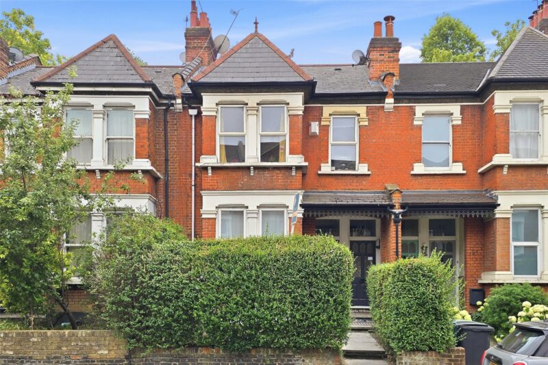 Palace Gates Road, N22